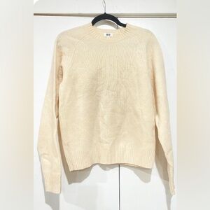 Uniqlo wool sweater women’s XSmall cream